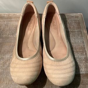 Beige Leather Timberland Flats Size 8